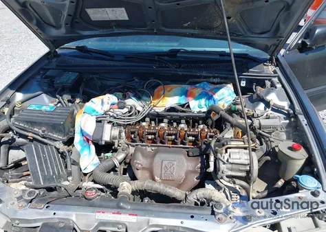 1992 Honda Accord Dx z USA, uszkodzony, nr VIN 1HGCB7643NA160466